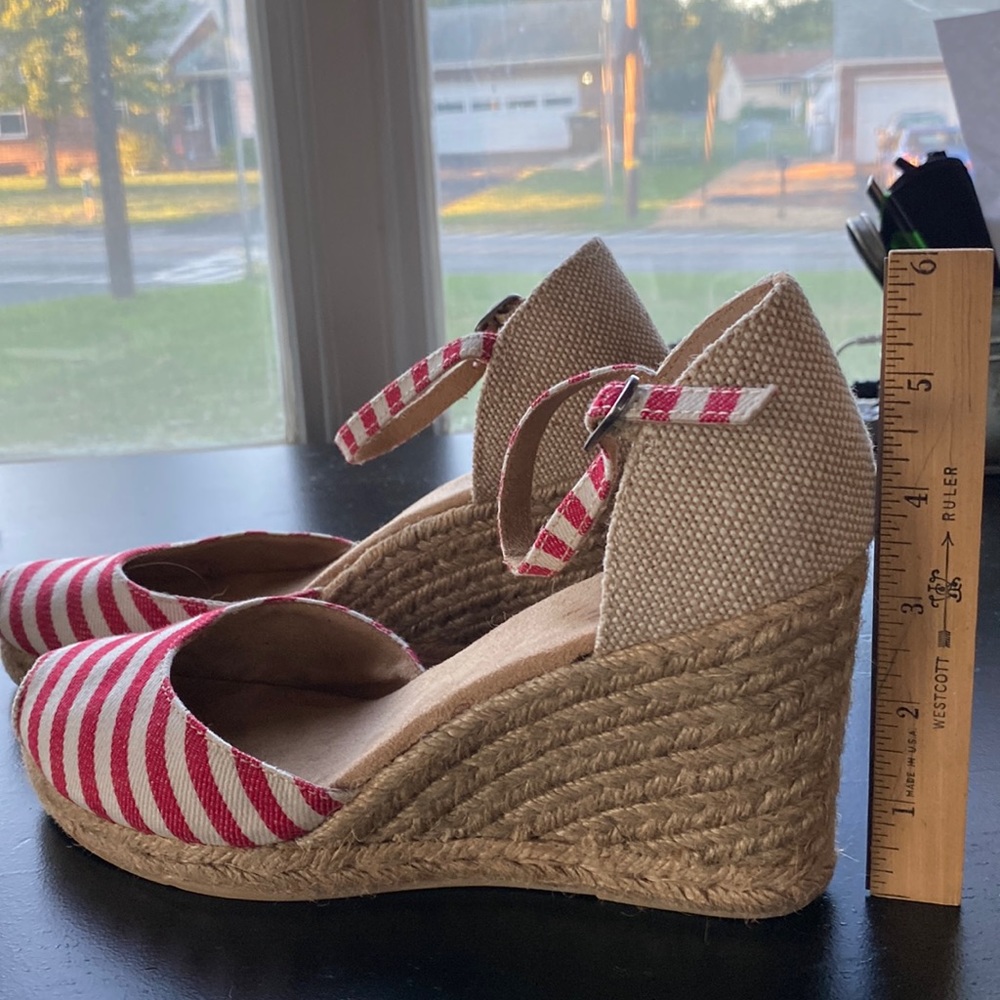 Cute! Bass red & cream stripe canvas 3.5” jute covered wedge heels.